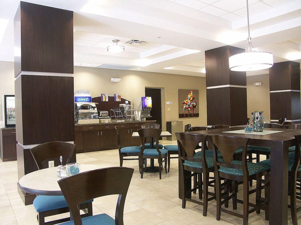 Holiday Inn Express & Suites - Cleveland Northwest By Ihg מראה חיצוני תמונה