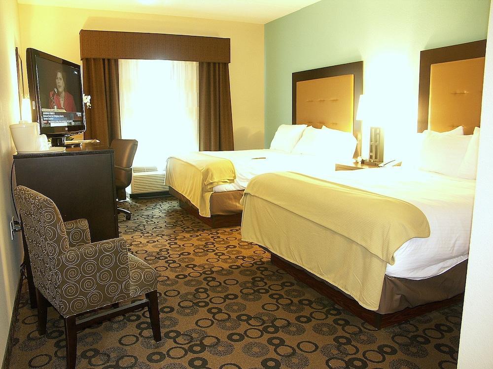 Holiday Inn Express & Suites - Cleveland Northwest By Ihg מראה חיצוני תמונה