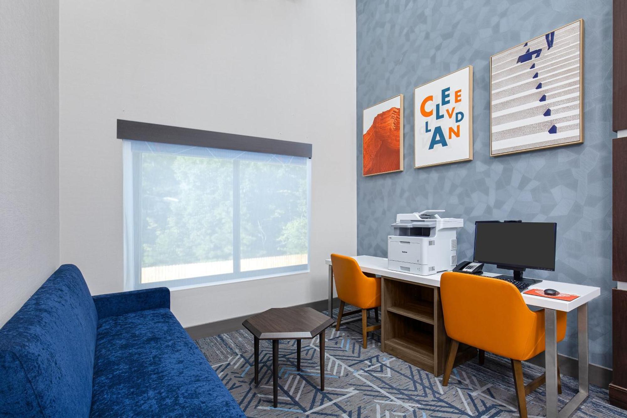 Holiday Inn Express & Suites - Cleveland Northwest By Ihg מראה חיצוני תמונה