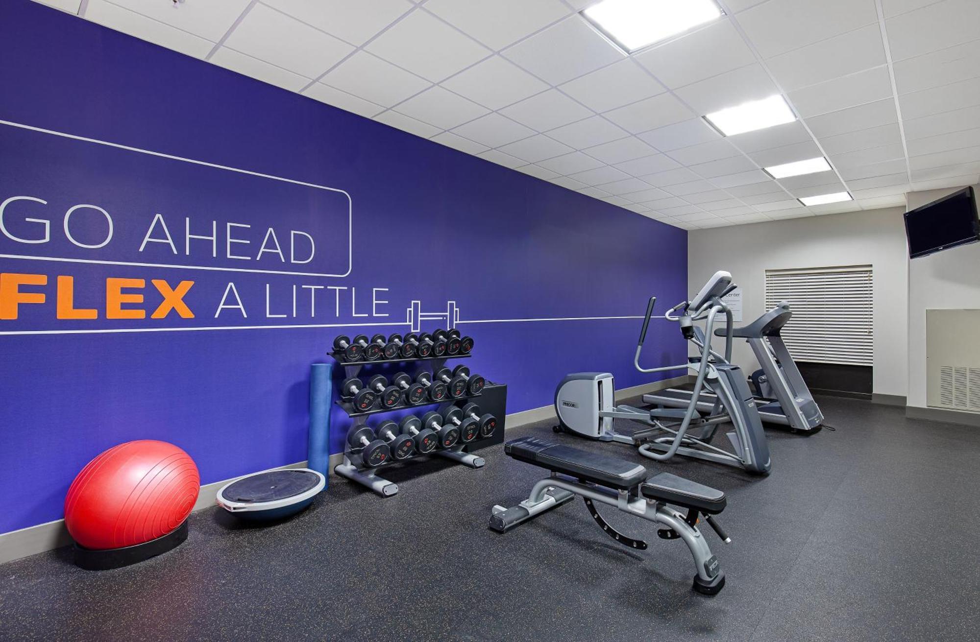 Holiday Inn Express & Suites - Cleveland Northwest By Ihg מראה חיצוני תמונה