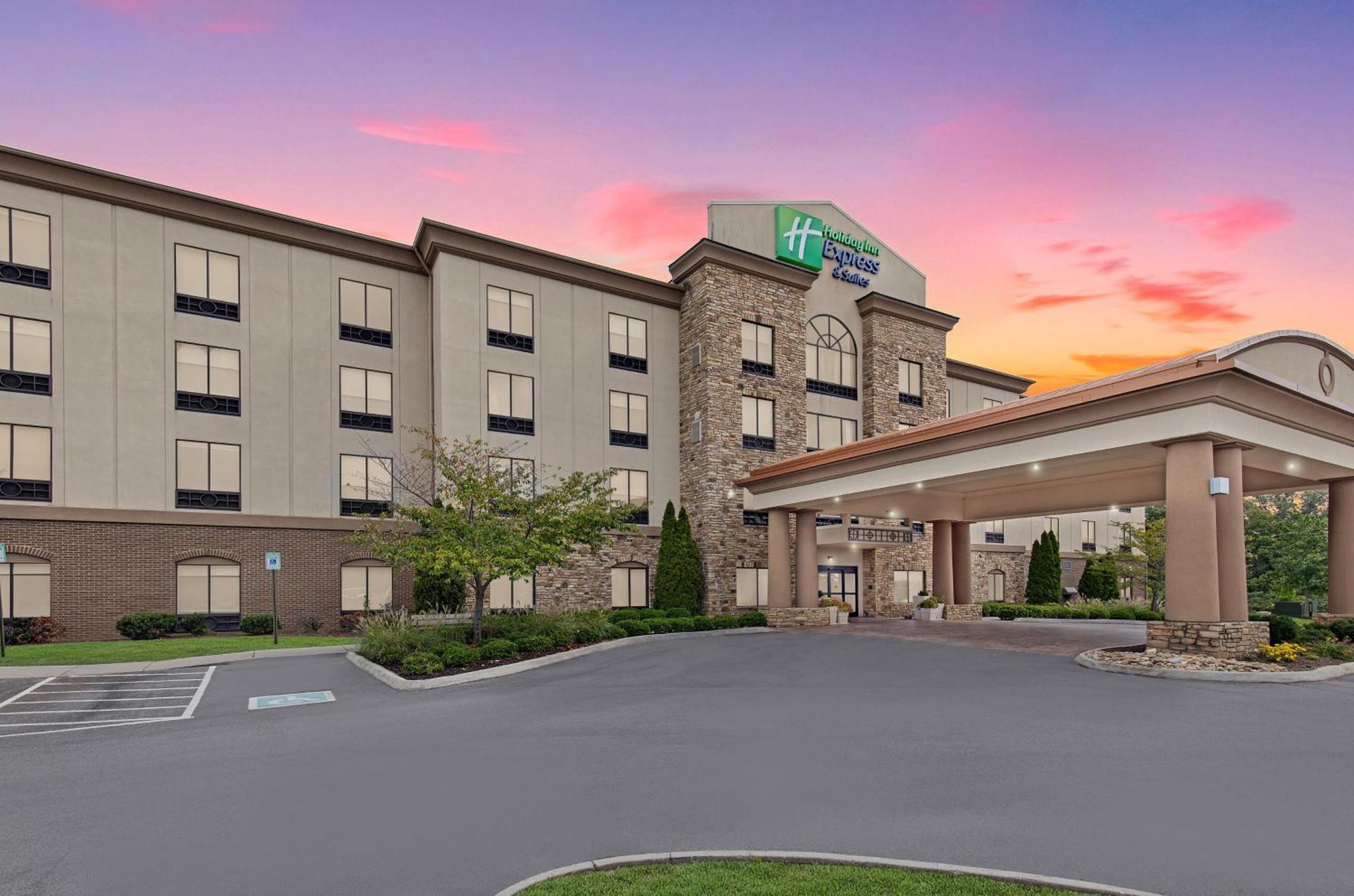 Holiday Inn Express & Suites - Cleveland Northwest By Ihg מראה חיצוני תמונה