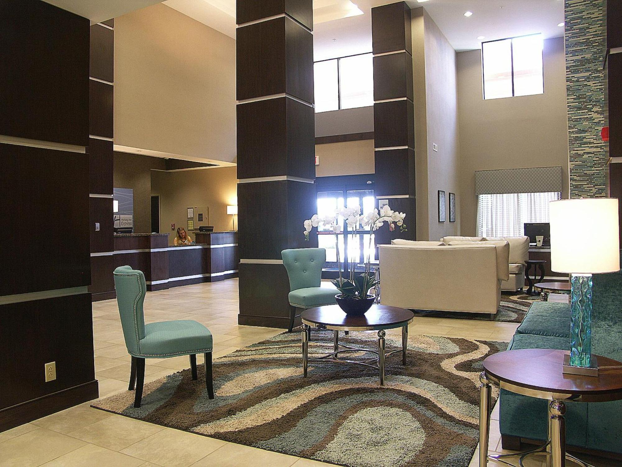Holiday Inn Express & Suites - Cleveland Northwest By Ihg מראה חיצוני תמונה