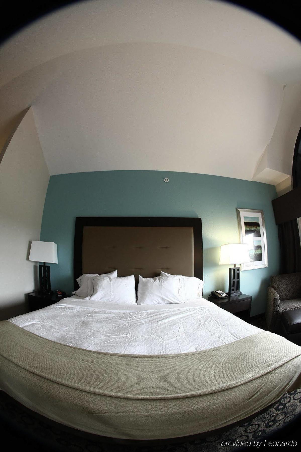 Holiday Inn Express & Suites - Cleveland Northwest By Ihg מראה חיצוני תמונה