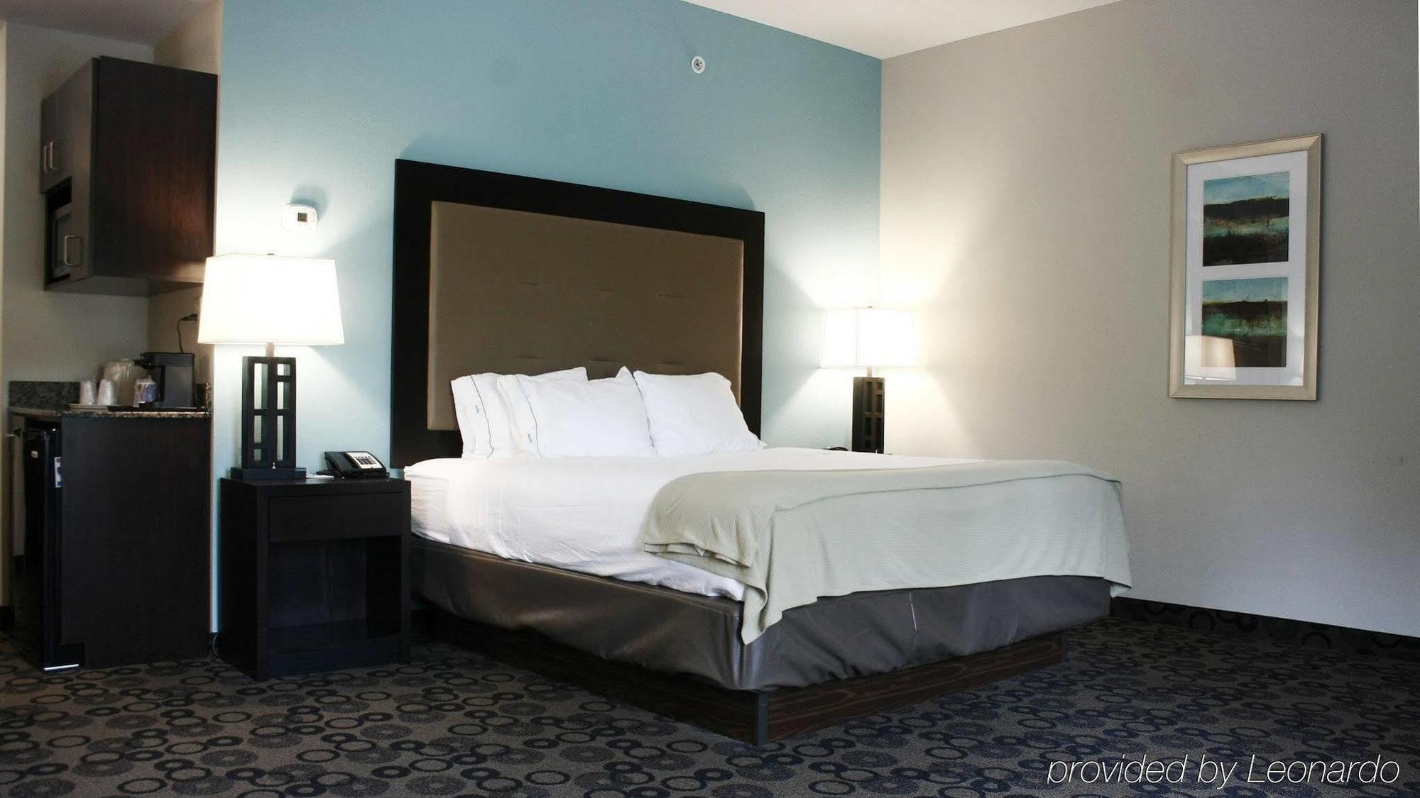 Holiday Inn Express & Suites - Cleveland Northwest By Ihg מראה חיצוני תמונה