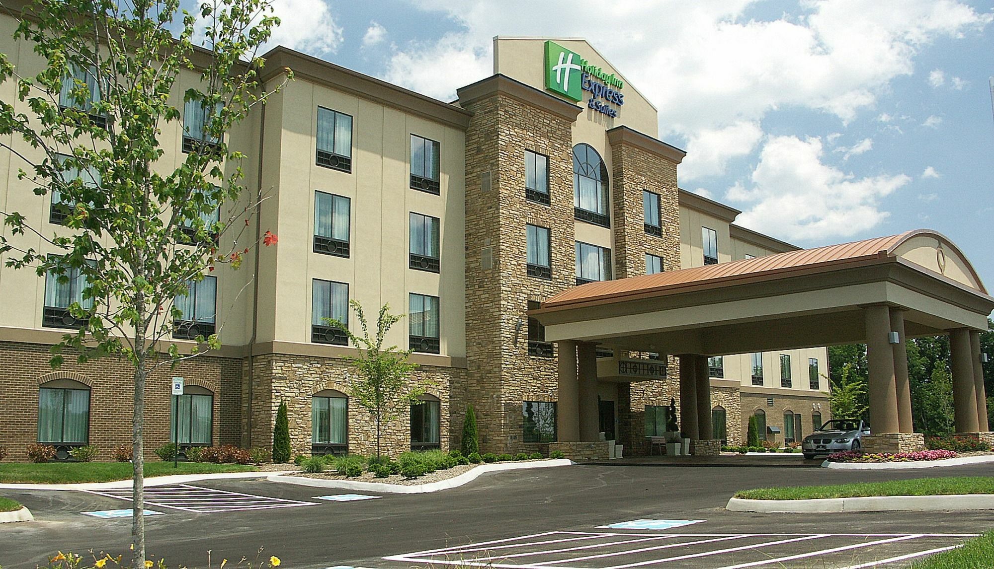Holiday Inn Express & Suites - Cleveland Northwest By Ihg מראה חיצוני תמונה