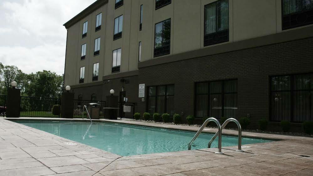 Holiday Inn Express & Suites - Cleveland Northwest By Ihg מראה חיצוני תמונה